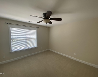 125 Quarryrock Road - Photo Thumbnail 11