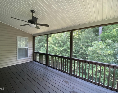 125 Quarryrock Road - Photo Thumbnail 4