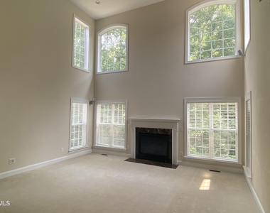 125 Quarryrock Road - Photo Thumbnail 2