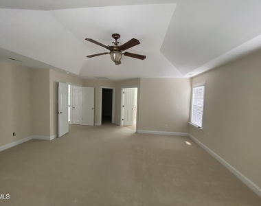 125 Quarryrock Road - Photo Thumbnail 8