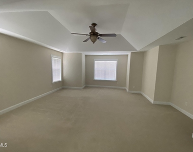 125 Quarryrock Road - Photo Thumbnail 7