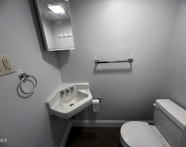 1238 Teakwood Place - Photo Thumbnail 8