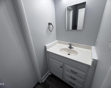 1238 Teakwood Place - Photo Thumbnail 9
