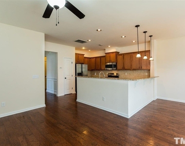 537 Whitworth Lane - Photo Thumbnail 7