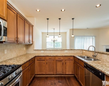 537 Whitworth Lane - Photo Thumbnail 9