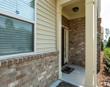 537 Whitworth Lane - Photo Thumbnail 2