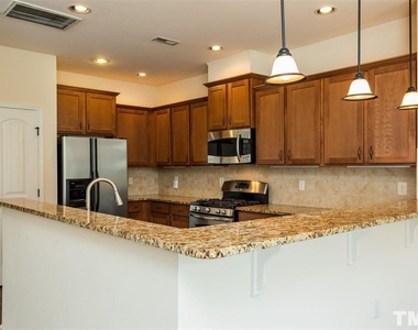 537 Whitworth Lane - Photo Thumbnail 10
