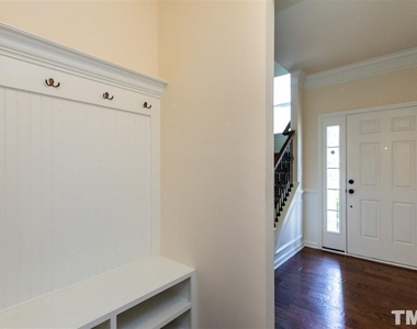 537 Whitworth Lane - Photo Thumbnail 3