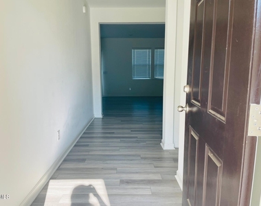 330 Summer Ranch Drive - Photo Thumbnail 6
