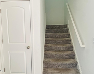 330 Summer Ranch Drive - Photo Thumbnail 12