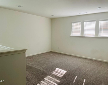 330 Summer Ranch Drive - Photo Thumbnail 22