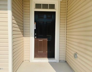 330 Summer Ranch Drive - Photo Thumbnail 5