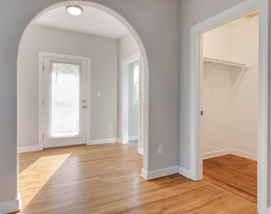 915 Exum Street - Photo Thumbnail 10