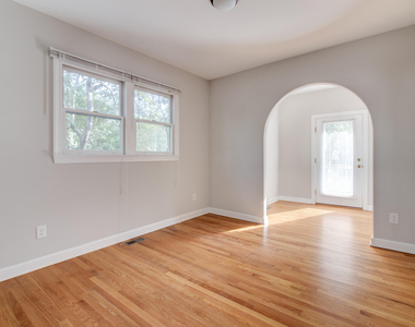 915 Exum Street - Photo Thumbnail 8