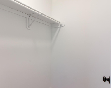 915 Exum Street - Photo Thumbnail 11