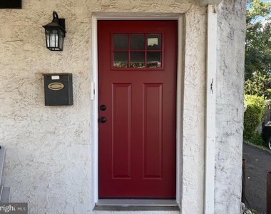 415 Maple Street - Photo Thumbnail 2