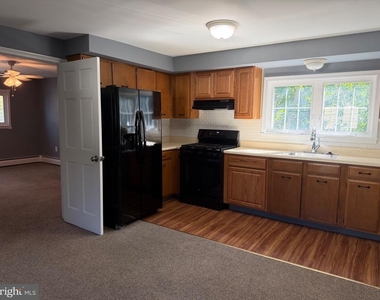 415 Maple Street - Photo Thumbnail 6