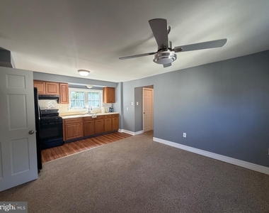415 Maple Street - Photo Thumbnail 4