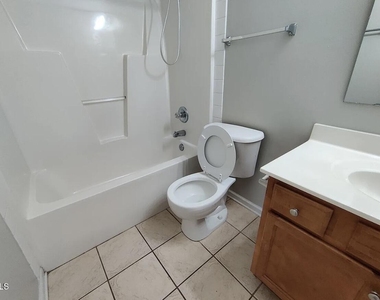 5036 Yorkchester Drive - Photo Thumbnail 7