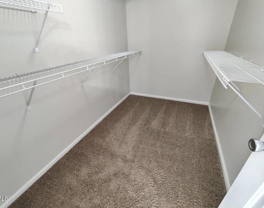 5036 Yorkchester Drive - Photo Thumbnail 15