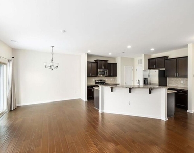 1037 Spacious Skies Lane - Photo Thumbnail 5