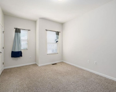 1037 Spacious Skies Lane - Photo Thumbnail 10