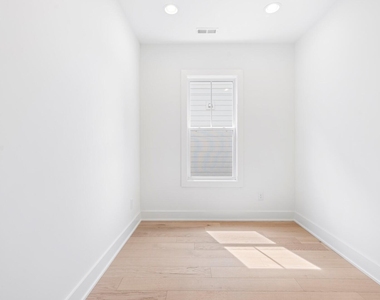 845 Athens Drive - Photo Thumbnail 9