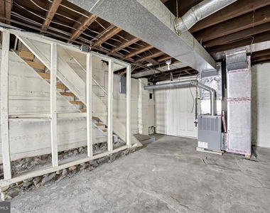 1124 1/2 W Locust Street - Photo Thumbnail 21