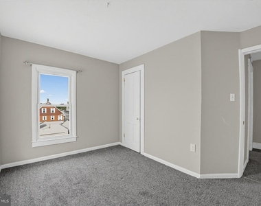 1124 1/2 W Locust Street - Photo Thumbnail 17