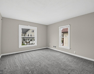 1124 1/2 W Locust Street - Photo Thumbnail 15