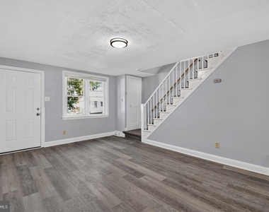 331 W 21st Street - Photo Thumbnail 5