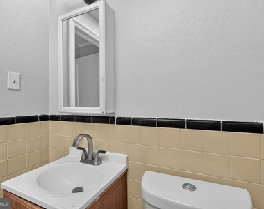 331 W 21st Street - Photo Thumbnail 18