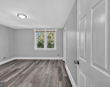 331 W 21st Street - Photo Thumbnail 10