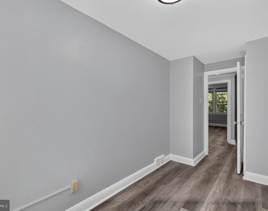 331 W 21st Street - Photo Thumbnail 15