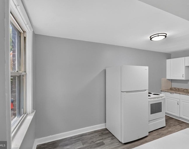 331 W 21st Street - Photo Thumbnail 7