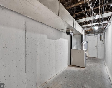 331 W 21st Street - Photo Thumbnail 25