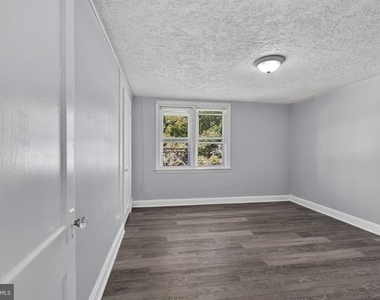 243 W 22nd Street - Photo Thumbnail 16