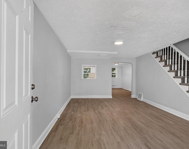 243 W 22nd Street - Photo Thumbnail 4