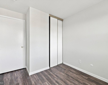 1424 Valley Drive - Photo Thumbnail 12