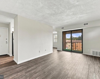 1424 Valley Drive - Photo Thumbnail 2