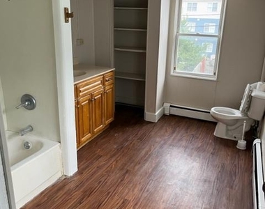 106 N Arch Street - Photo Thumbnail 1