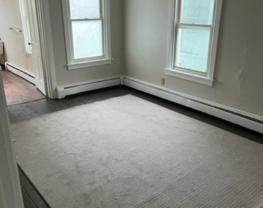 106 N Arch Street - Photo Thumbnail 4