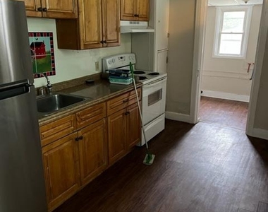 106 N Arch Street - Photo Thumbnail 10