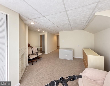 1009 Hillsboro Court - Photo Thumbnail 15