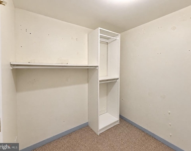 1009 Hillsboro Court - Photo Thumbnail 16