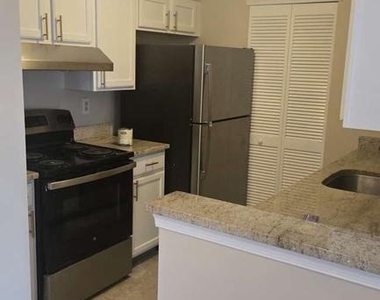 504 Britton Place - Photo Thumbnail 3