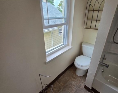 504 New Jersey Avenue - Photo Thumbnail 15