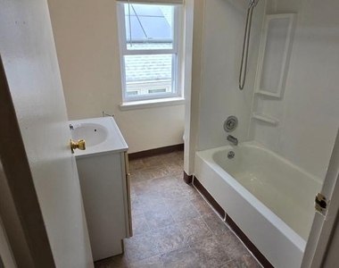 504 New Jersey Avenue - Photo Thumbnail 14