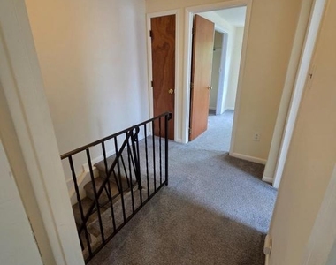 504 New Jersey Avenue - Photo Thumbnail 9