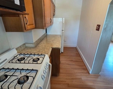 504 New Jersey Avenue - Photo Thumbnail 6